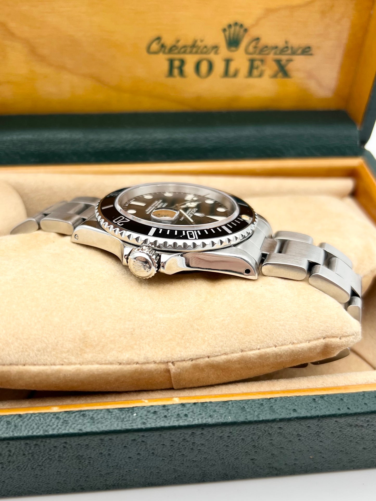 Rolex Submariner 16800