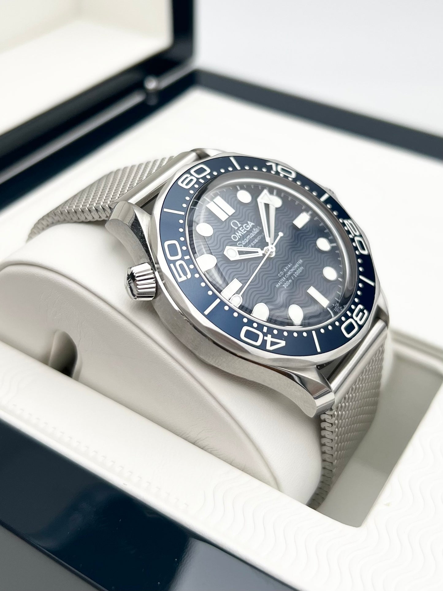 Omega Seamaster Diver 300M “James Bond 60th Anniversary”