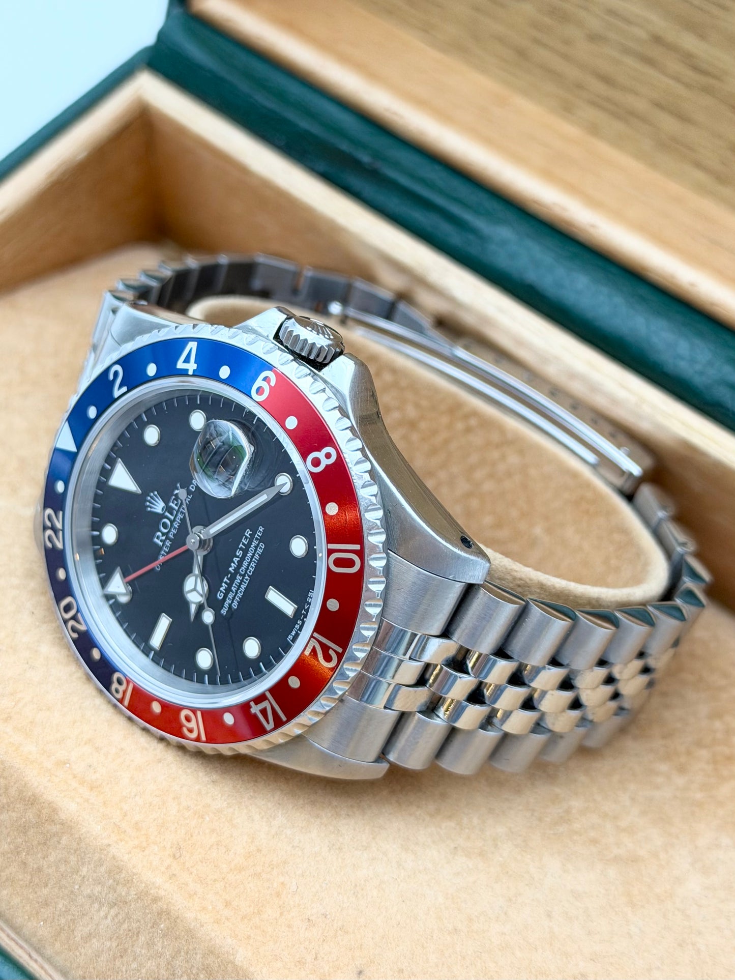 Rolex GMT-Master 16700
