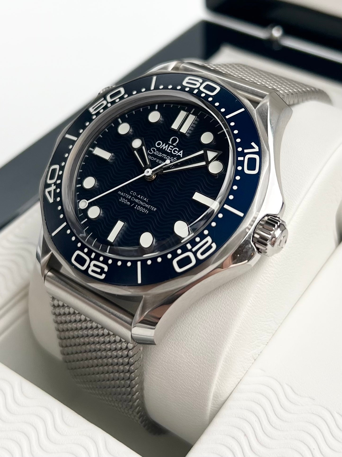 Omega Seamaster Diver 300M “James Bond 60th Anniversary”