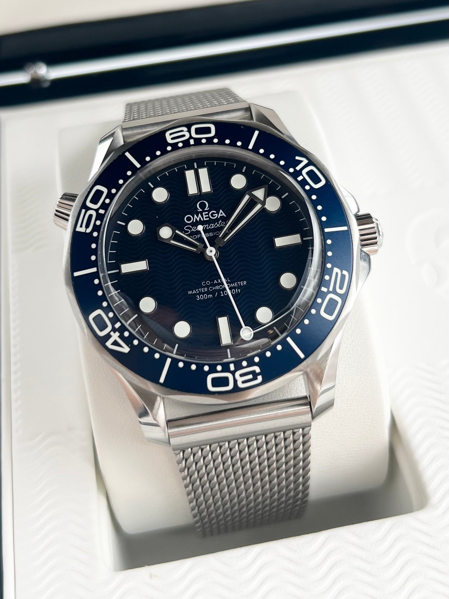 Omega Seamaster Diver 300M “James Bond 60th Anniversary”
