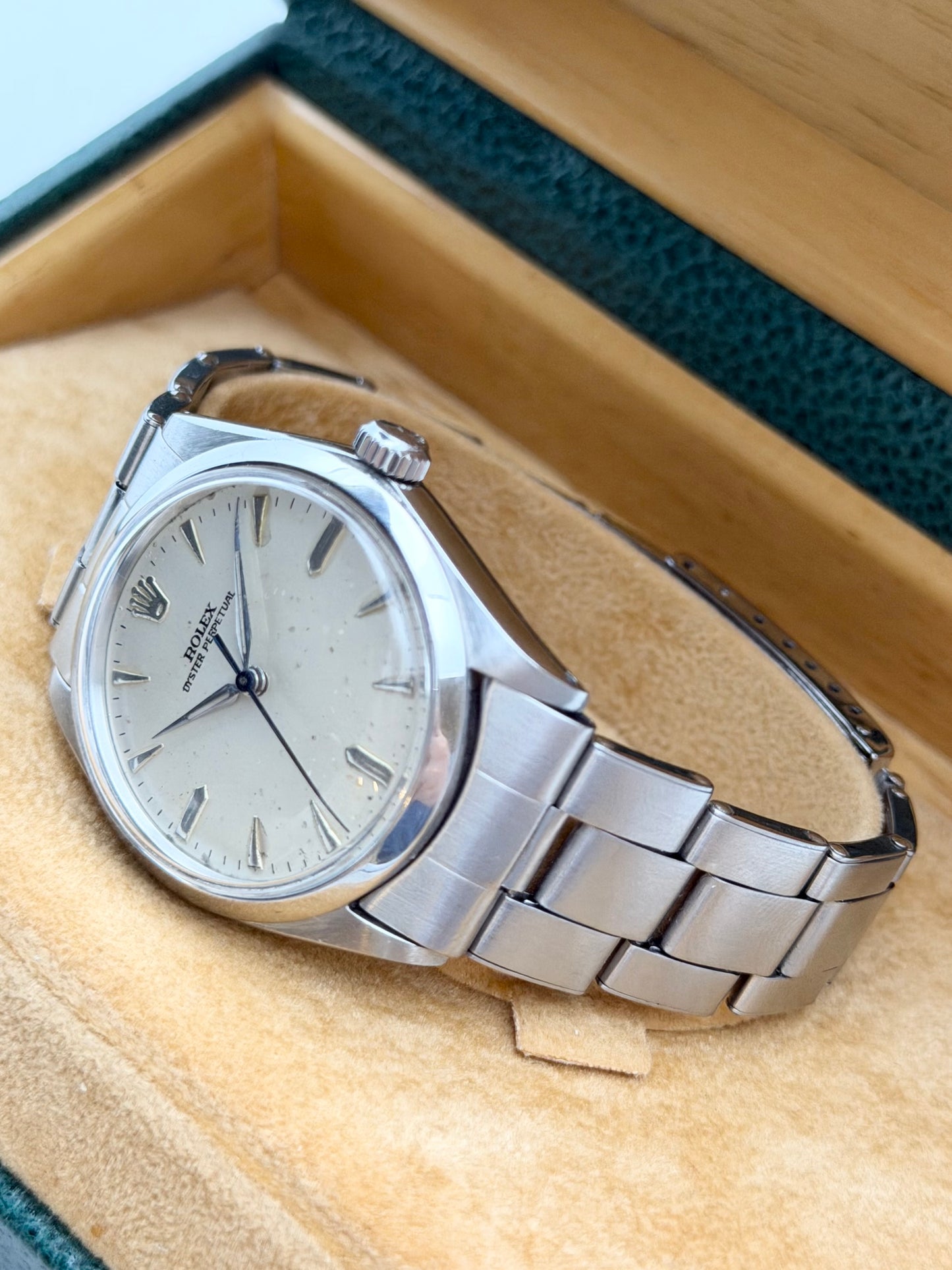 Rolex Oyster Perpetual 1002