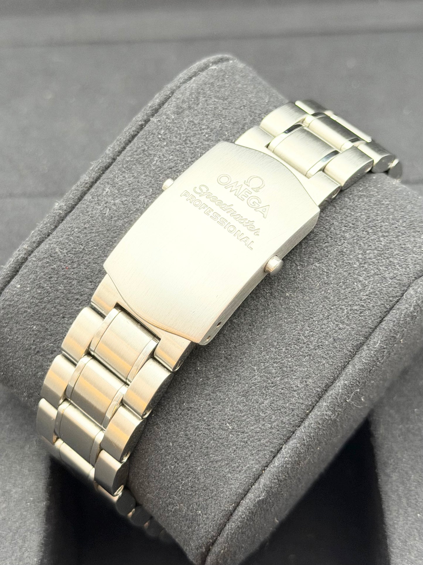 Omega Speedmaster Moonwatch Professional