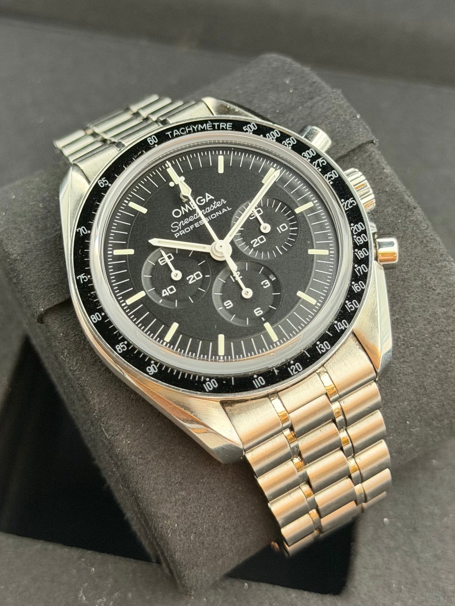 Omega Speedmaster Moonwatch Professional