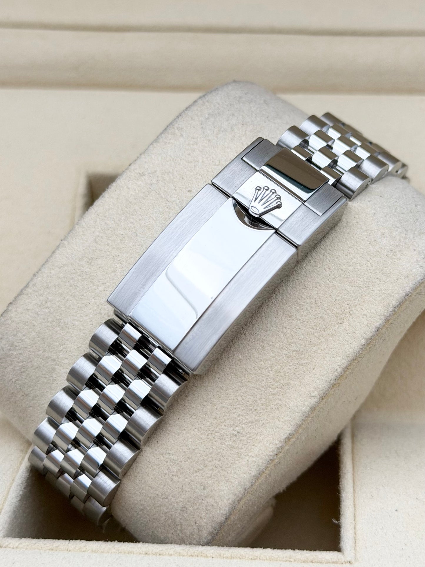 Rolex GMT-Master II 126710BLRO