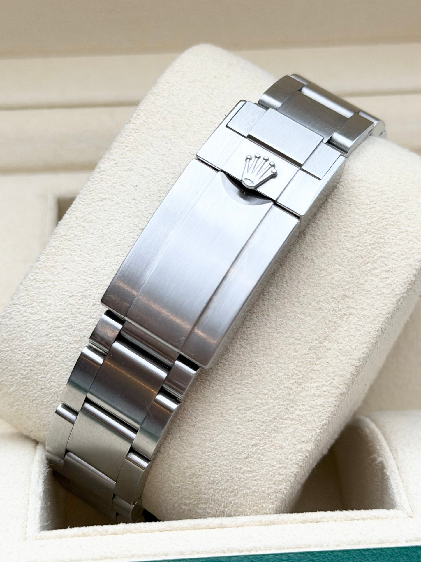 Rolex Explorer 214270