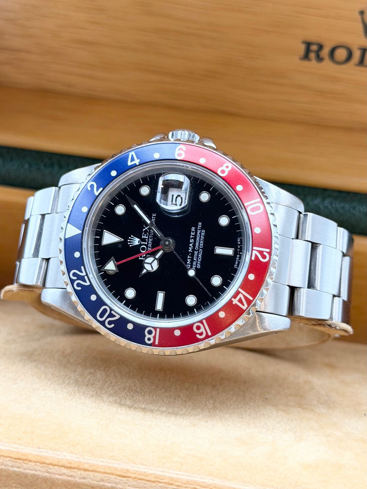 Rolex GMT-Master 16700