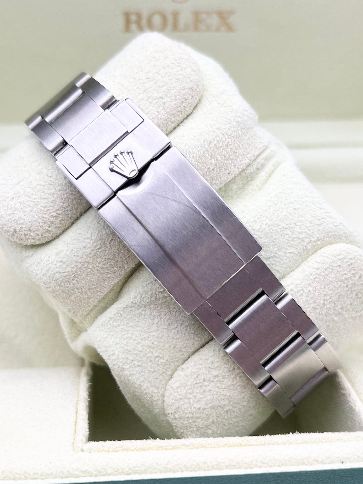 Rolex Explorer 214270
